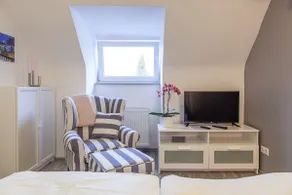 exceptional attic apartment with parking - Image 5
