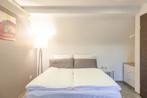 exceptional attic apartment with parking - Image 4