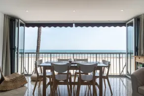 The balcony overlooking the sea - 1st line and facing the sea - Image 5