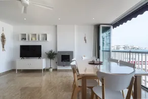 The balcony overlooking the sea - 1st line and facing the sea - Image 2