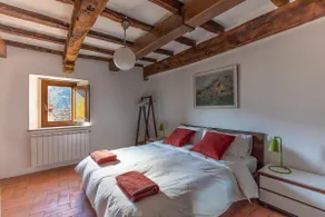The Arches - a beautifully renovated apartment - Image 2