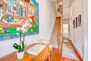Superb, Designed, Historic House in Georgetown - Image 2