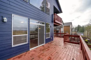 Beautiful house near Columbia Gorge - Image 4