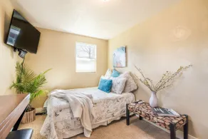 River/Greenbelt Front in Bown Crossing&no stairs! - Image 4