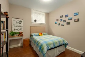 Stylish guest suite in the HEART of West Vancouver - Image 4