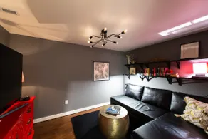 Comfy Bungalow near Lake Washington & LightRail - Image 5