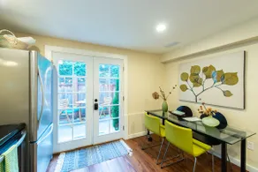 Comfy Bungalow near Lake Washington & LightRail - Image 3