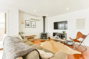 Back Beach House - Image 2