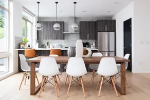 Designer 4BR Home | City Views + Spacious Kitchen - Image 4