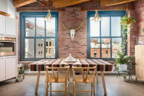Live like a local in historic Gastown! - Image 3