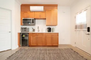 Scenic Southside Condo, Downtown walkable - Image 4