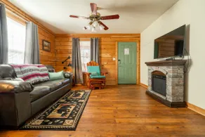 Lookout Mountain Valentine Drive Cabin #3 - Image 2