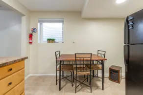 COZY BASEMENT APARTMENT - PRIVATE ENTRANCE - NEAR PARK - Image 3
