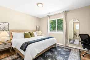 Spacious 1BR Flat, Workspace, King Bed - Image 2