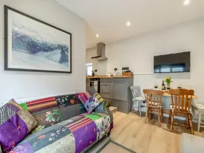 Cottage in the heart of the Peak District - Image 2