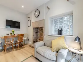 Cottage in the heart of the Peak District - Image 3
