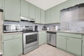 Two Spaces in One Main House and Guest House 25 Mi - Image 2