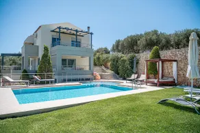 Villa with stunning views and Heated infinity pool - Image 2