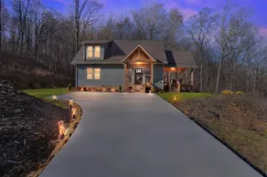 Blue Sky Cabin in Jefferson NC - Hot Tub, Firepit, Axe throwing, and more! - Image 4