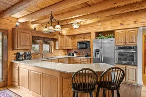 Lakeside Lodge by Avantstay Hot Tub Dock - Image 3