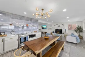 Modern Waterfront Driftwood Shores Beach House - Image 3