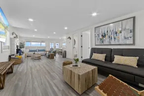 Modern Waterfront Driftwood Shores Beach House - Image 5