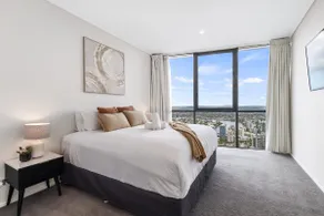 Huge 4 Bedroom Sub Penthouse | Rare Ocean Views - Image 4