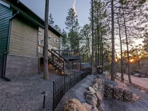 Pinetop Getaway w/ Sunset Deck & Fire Pit Table - Image 4