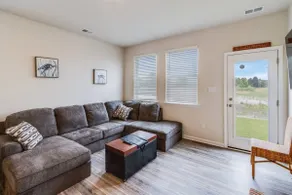 Beach shuttle/Pools-3BR, pets ok-fenced yard - Image 4