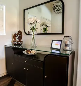 The Cozy Modern 4 Bedroom - Image 2