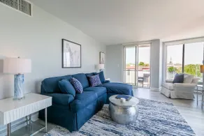 Stylish Waterfront Eastport Condo w Pool & Parking - Image 2