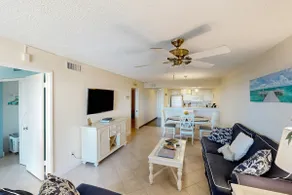 2BR with ocean views, beach access, & balcony - Image 5