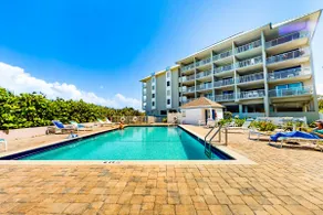 2BR with ocean views, beach access, & balcony - Image 3