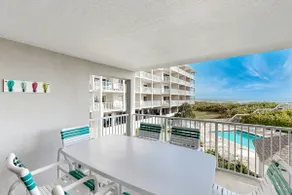 2BR with ocean views, beach access, & balcony - Image 2