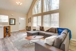 Hike & Ski: Pocono Lake Home w/ Community Perks! - Image 4