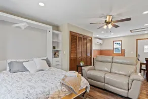 Downtown Studio with Jacuzzi & Game Room - Image 4