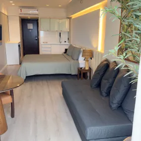 Suite with Balcony on the Upper Floor - Image 3