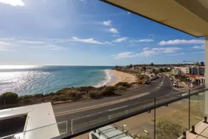 Seascape at Christies Beach - Oceanview Family Stay - Image 4