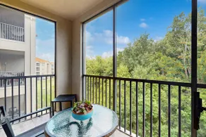 Stylish 2BR/2BA Condo in Orlando - Image 3
