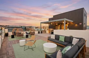 3 Bedroom Penthouse in Downtown! - Image 2
