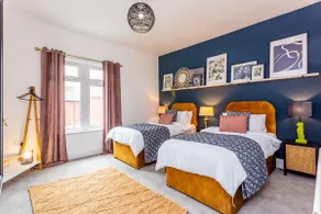 Two Bedroom Family Apartment Near Town Centre Chic Stay - Image 3