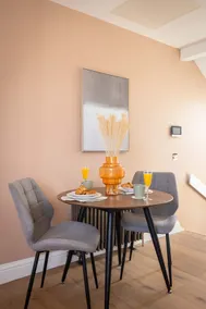 Kenna Suite - City Centre 1 Bed Studio Apartment - Image 5