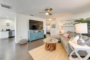 4 Mi to Siesta Key Beach: Sunny Home w/ Hot Tub! - Image 3