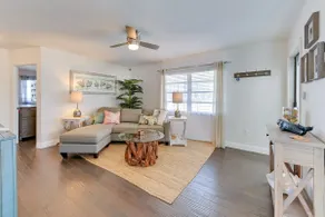 4 Mi to Siesta Key Beach: Sunny Home w/ Hot Tub! - Image 4