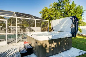 4 Mi to Siesta Key Beach: Sunny Home w/ Hot Tub! - Image 2