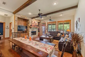 Tranquil 4BR (2 suite) lakefront villa with arcade - Image 2