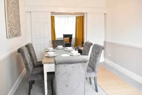 Stone Stays - 4 Bedroom Home Newcastle Upon Tyne - Image 4