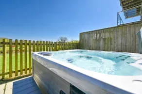 Moorings | Hot Tub, Pool Table & waterviews - Image 3