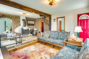 Charming Eagle Grove Farmhouse w/ Patio! - Image 5