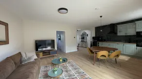 Modern holiday home with conservatory & parking sp - Image 3